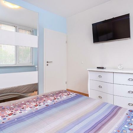 Comfortable One Bedroom Apartment In A Lively Area | Zona B5 | Russian Square Софія Екстер'єр фото