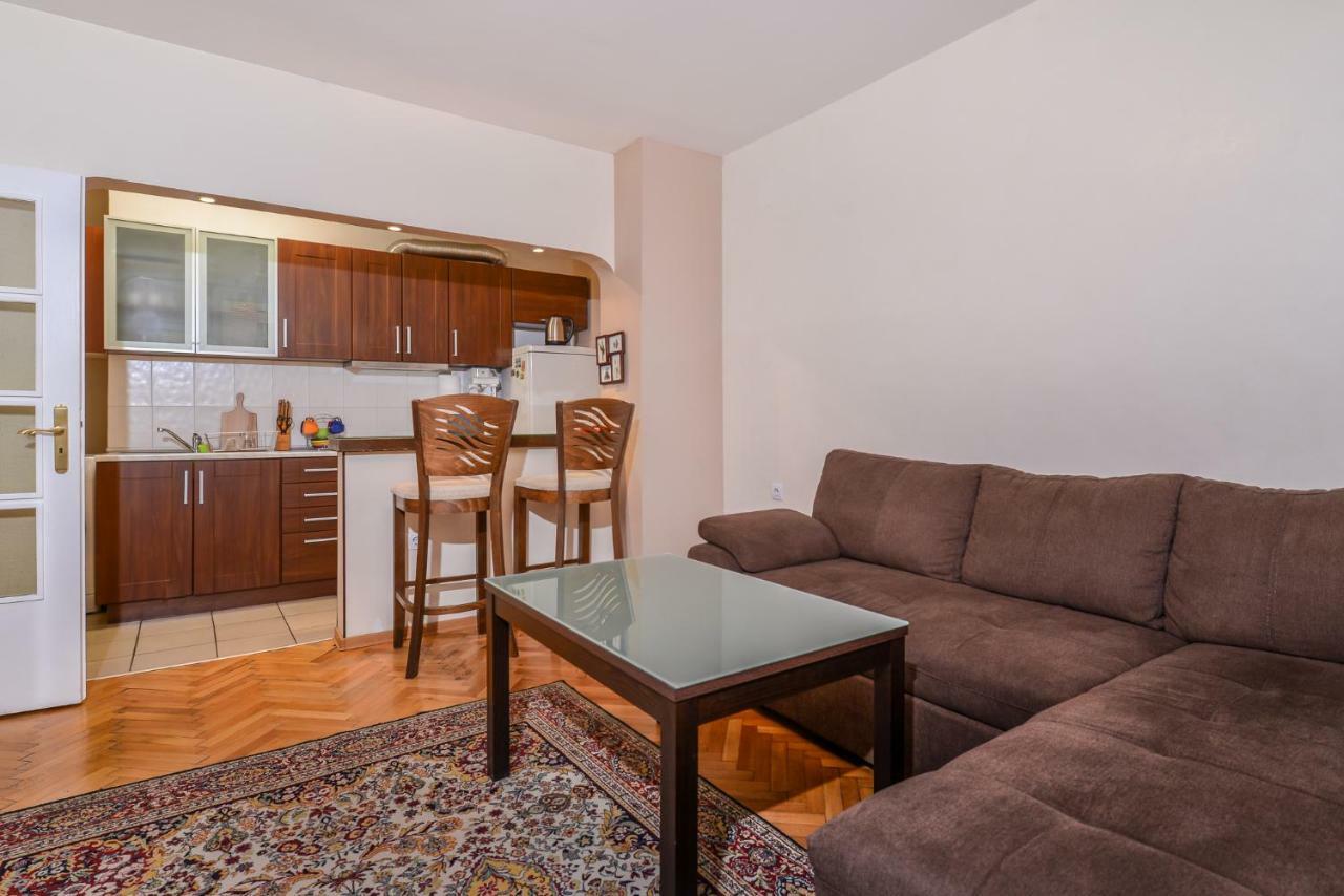 Comfortable One Bedroom Apartment In A Lively Area | Zona B5 | Russian Square Софія Екстер'єр фото