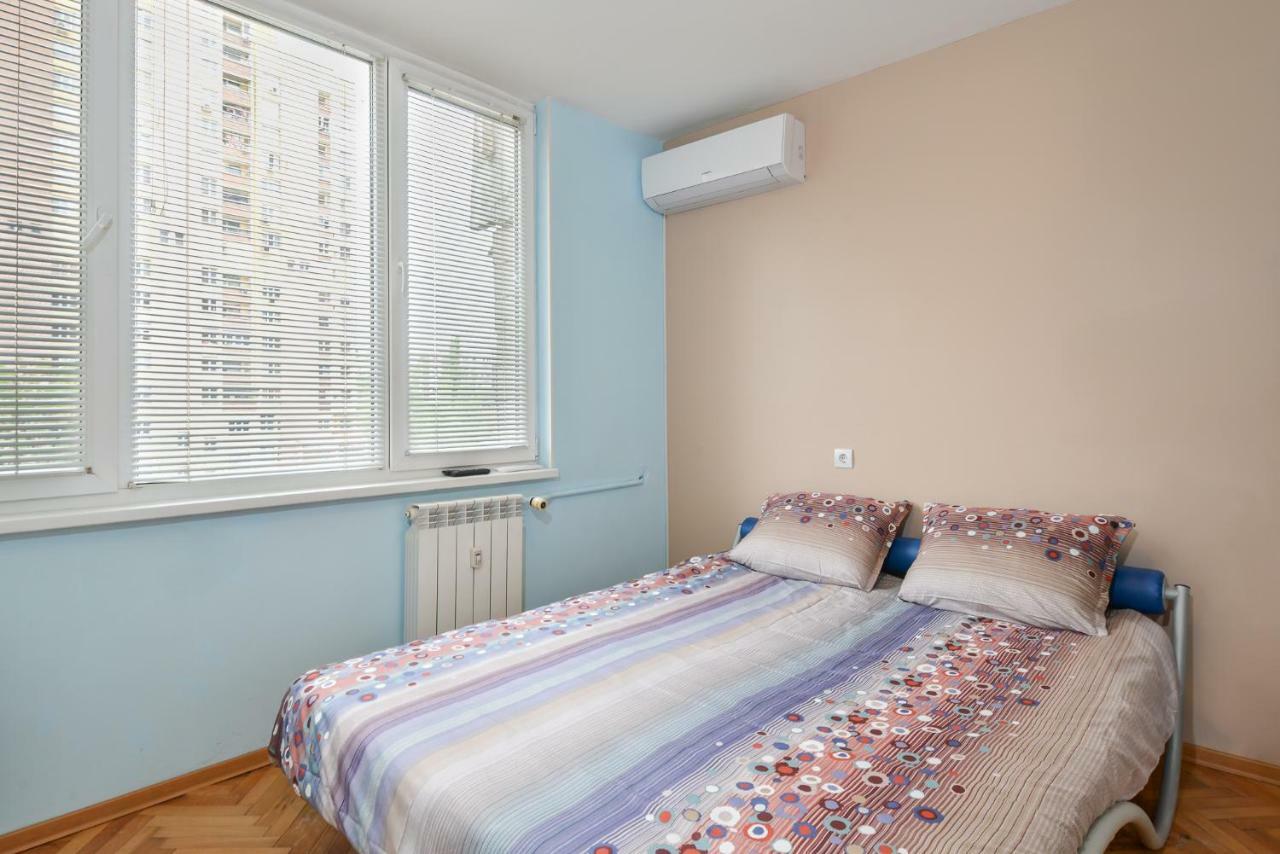 Comfortable One Bedroom Apartment In A Lively Area | Zona B5 | Russian Square Софія Екстер'єр фото